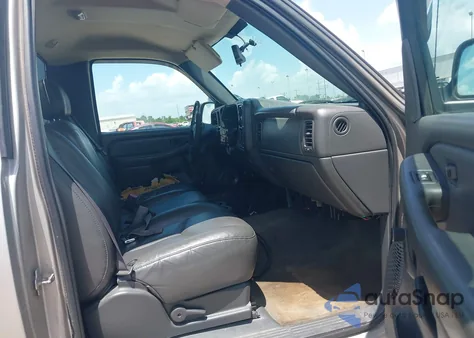 2005 Chevrolet Silverado 1500 z USA, uszkodzony, nr VIN 1GCEC14X25Z114160